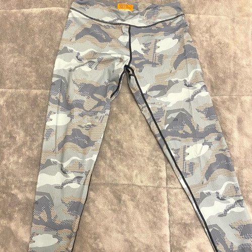 Body Action leggings with military pattern like new, size XS