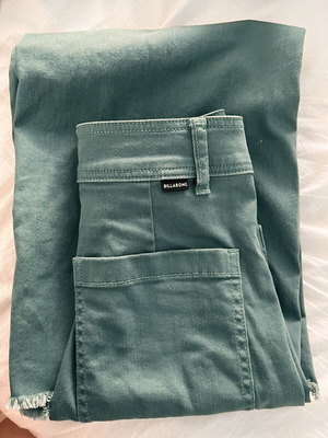 Billabong high-waisted pants size S like new, green