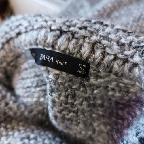 Zara gray pullover with beautiful knit, size S, like new