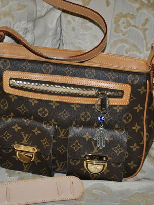 Louis Vuitton Hudson GM crossbody bag like new