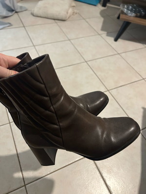 Marco Tozzi ankle boots size 37 like new, brown with warm lining