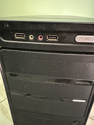 Mid Tower ATX Computer Case used, empty chassis