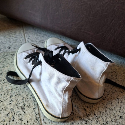 White GoldStar sneakers size 40 used in good condition