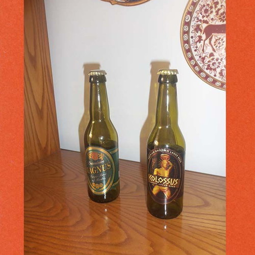 Μπουκάλια μπύρας Magnus και Colossus με καπάκια, 330 ml, ροδίτικη ζυθοποιία