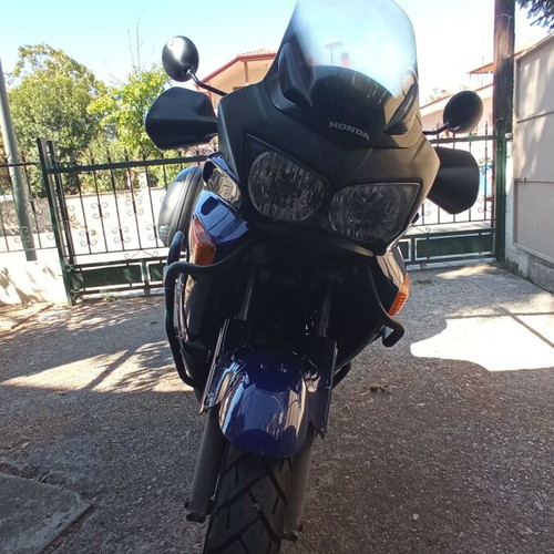 Honda Varadero 1000 motorcycle, 2003, 996 cc, blue