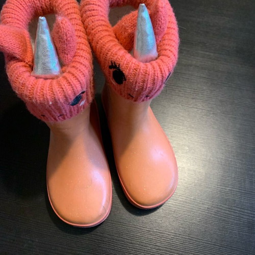 Children's rain boots size 26 like new with lining and unicorn design pink orange