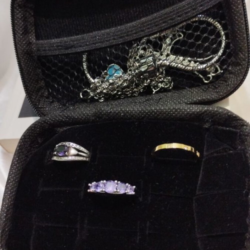 Jewelry case red, new, 12x8 cm