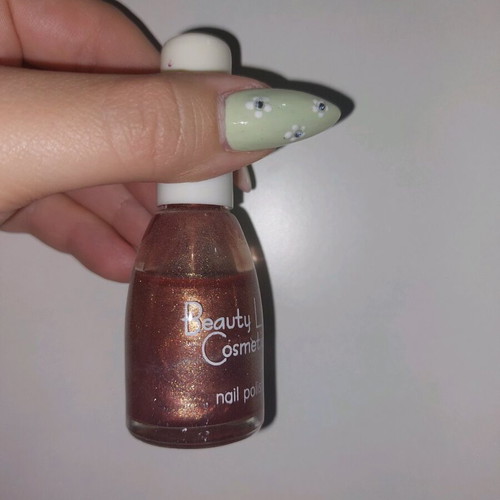 Nail polish used, 70% full