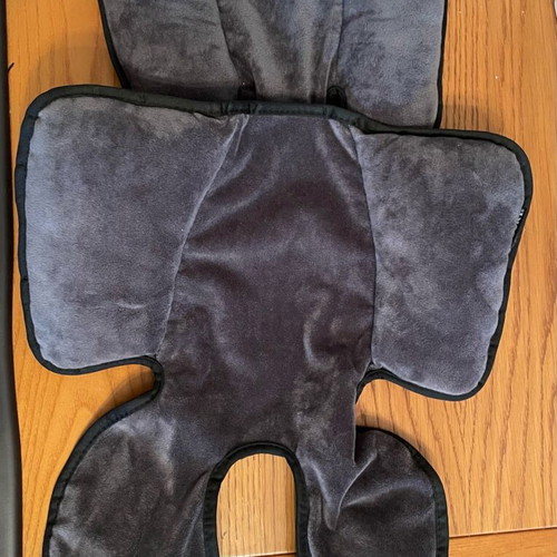 Dooky Baby Support Cushion like new, velour