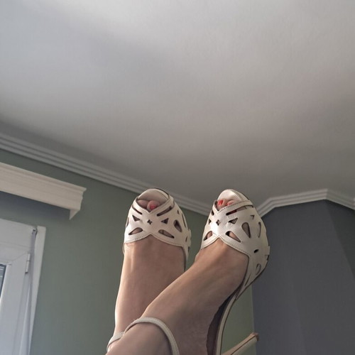 Handmade bridal leather sandals size 41, like new, white sugar color