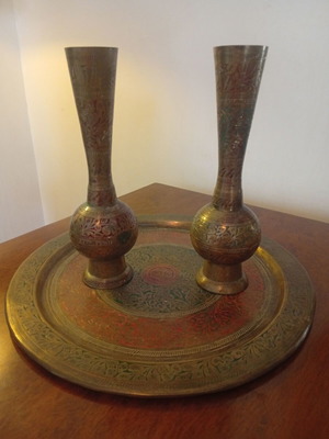 Pair of brass vases with Qatar tray like new