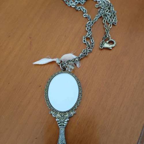 Necklace with mirror used