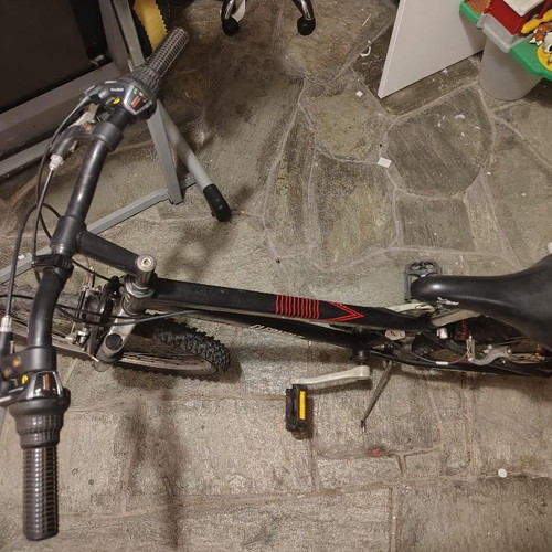 Clermont Tribal mountain bike used, 24 inch, front suspension, Shimano gears
