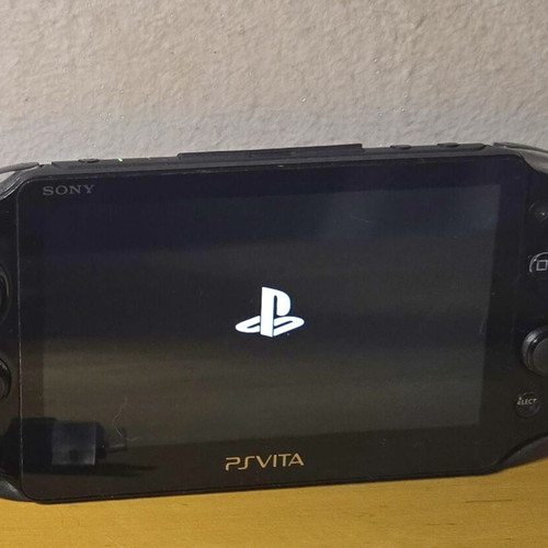 Psvita Slim PCH 2000 handheld console with Killzone game
