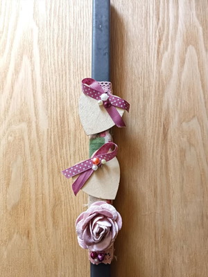 Handmade heart candle new, grey with wooden hearts