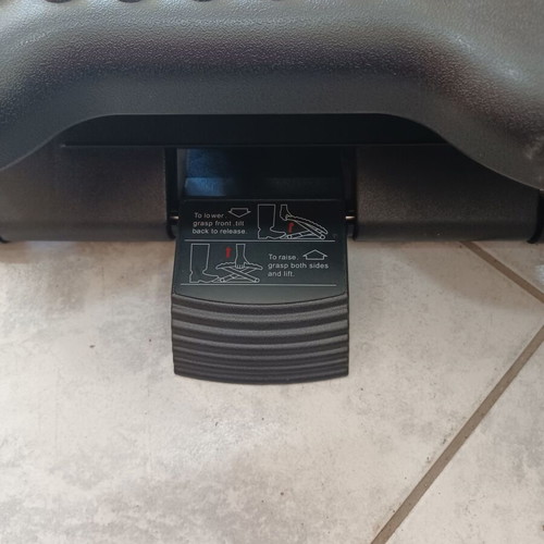Home Creation ergonomic office footrest like new