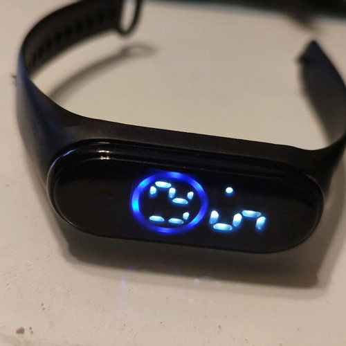 Mosquito repellent watch like new that tells time