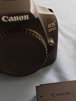 Canon EOS 2000D body like new