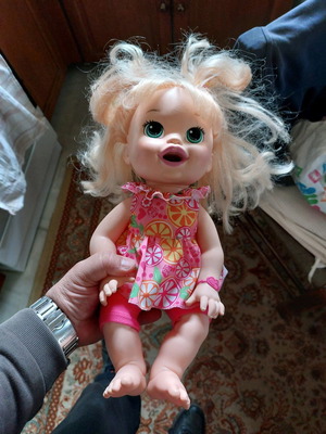 Baby Alive doll feeding baby functional