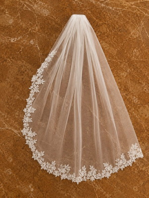 Wedding veil with lace and hair comb, white