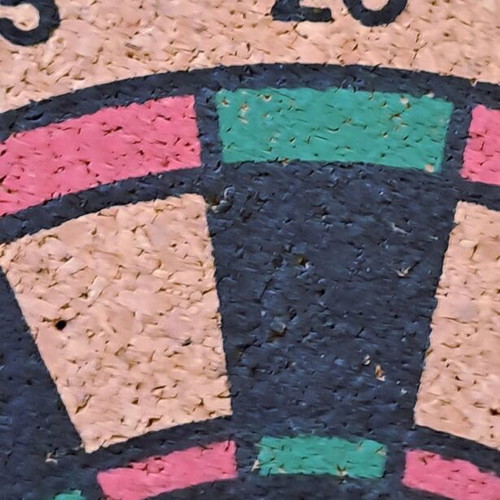 Small dartboard with six darts 20x17cm used
