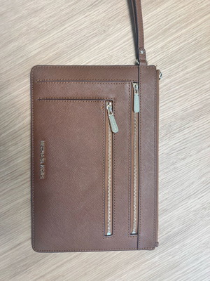 Τσάντα χειρός Michael Kors φάκελος καφέ σαν καινούργια