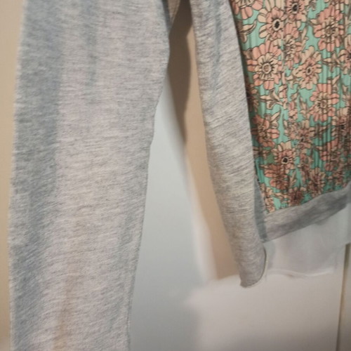 Wu Wear grey sweatshirt like new with floral design one size