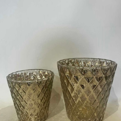 Set of 2 glass jars used, glossy finish, different sizes 15x15 / 12x12