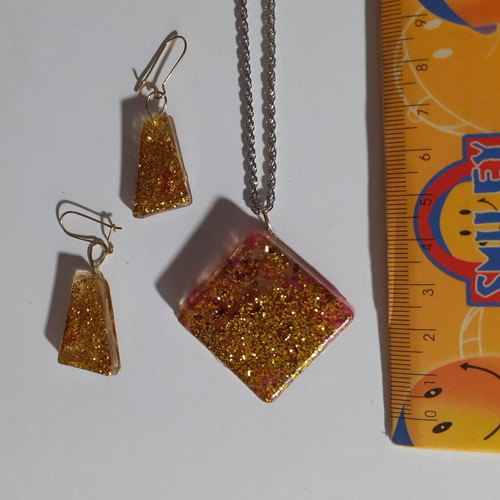 Set of 4 handmade jewelry sets with heart and square shapes, multicolor
