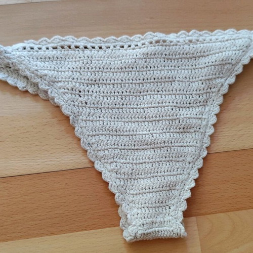 Pull & Bear knitted bikini size S like new, white