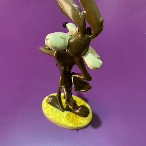 Wile E. Coyote figure used, Looney Tunes, Warner Bros.