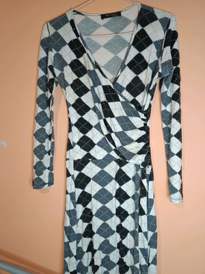 Wrap dress with argyle pattern long sleeve, new, size M