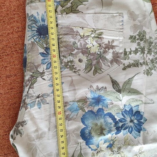 Zoya women's summer pants like new, multicolor, size S