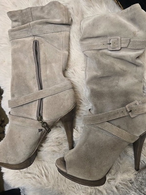Women’s suede leather ankle boots used, 8cm heel, size 39-40, taupe