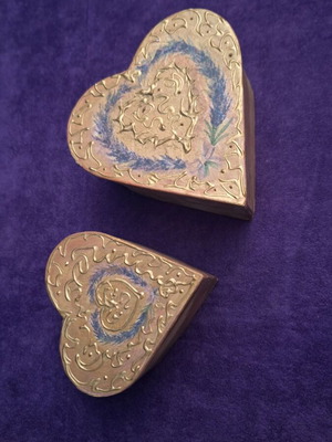 Heart-shaped paper boxes with decoration new