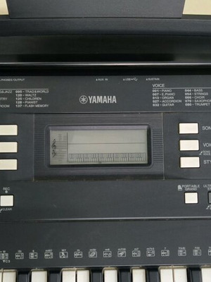Yamaha PSR-E343 like new