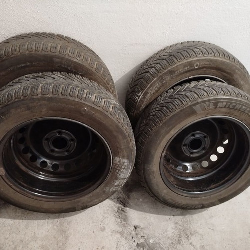 Michelin Alpin tires like new, set of 4, 205/60R16