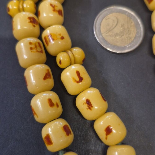Komboloi made of mastic used, 33 beads 12×13mm