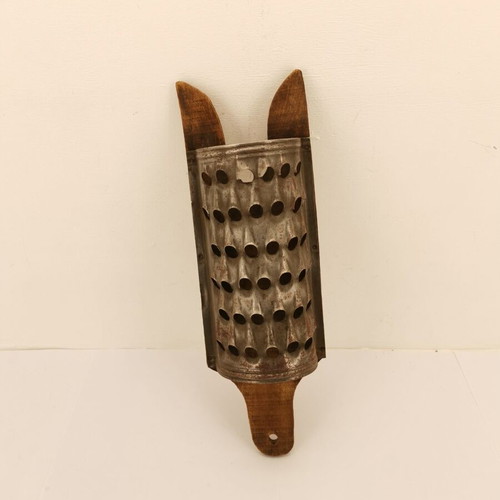 Wooden grater vintage 1960s used