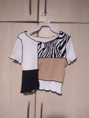 Women's short sleeve blouse like new, one size, black and beige
