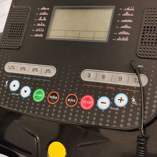 TechSport ES-T2704 Treadmill like new, foldable with electric incline