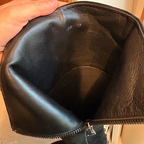 Black boots size 38 like new, leather and suede