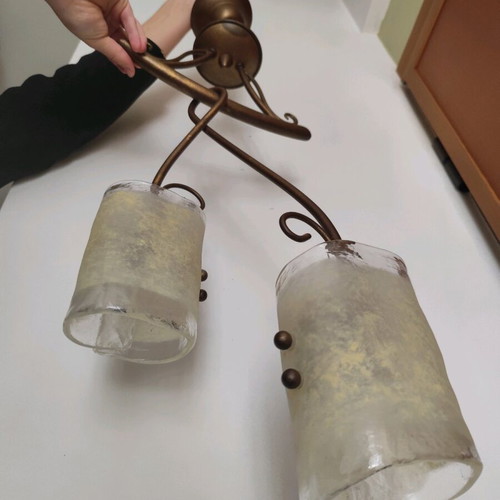 Ceiling light with 2 bulbs like new