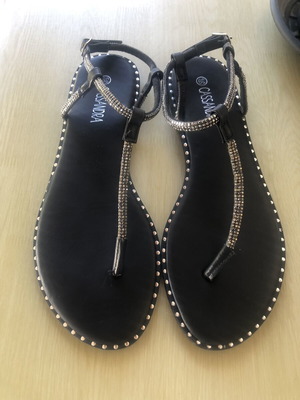 Black sandals size 39 like new, synthetic leather