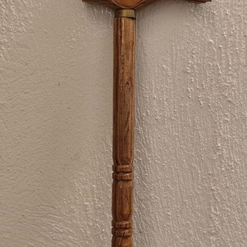 Wooden carved walking stick like new with dragon head handle