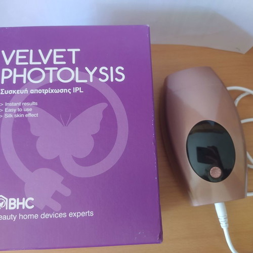IPL hair removal device new with 600,000 flashes
