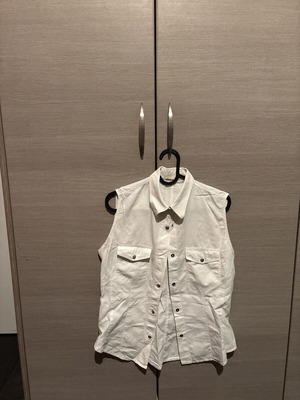 Sisley White Sleeveless Shirt like new, size M