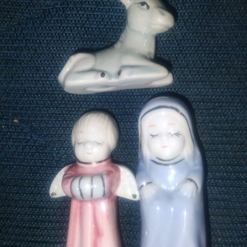 Vintage porcelain figurines like new, set of 3 pieces