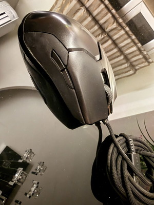 Razer Viper gaming mouse used, ambidextrous design