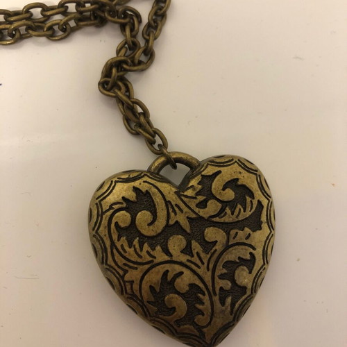 Heart pendant gold and black new